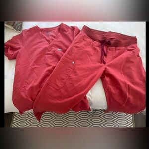 Figs scrubs set coral